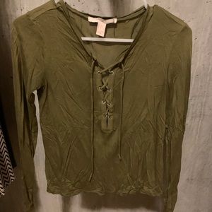 Crop - long sleeved - tie in front shirt